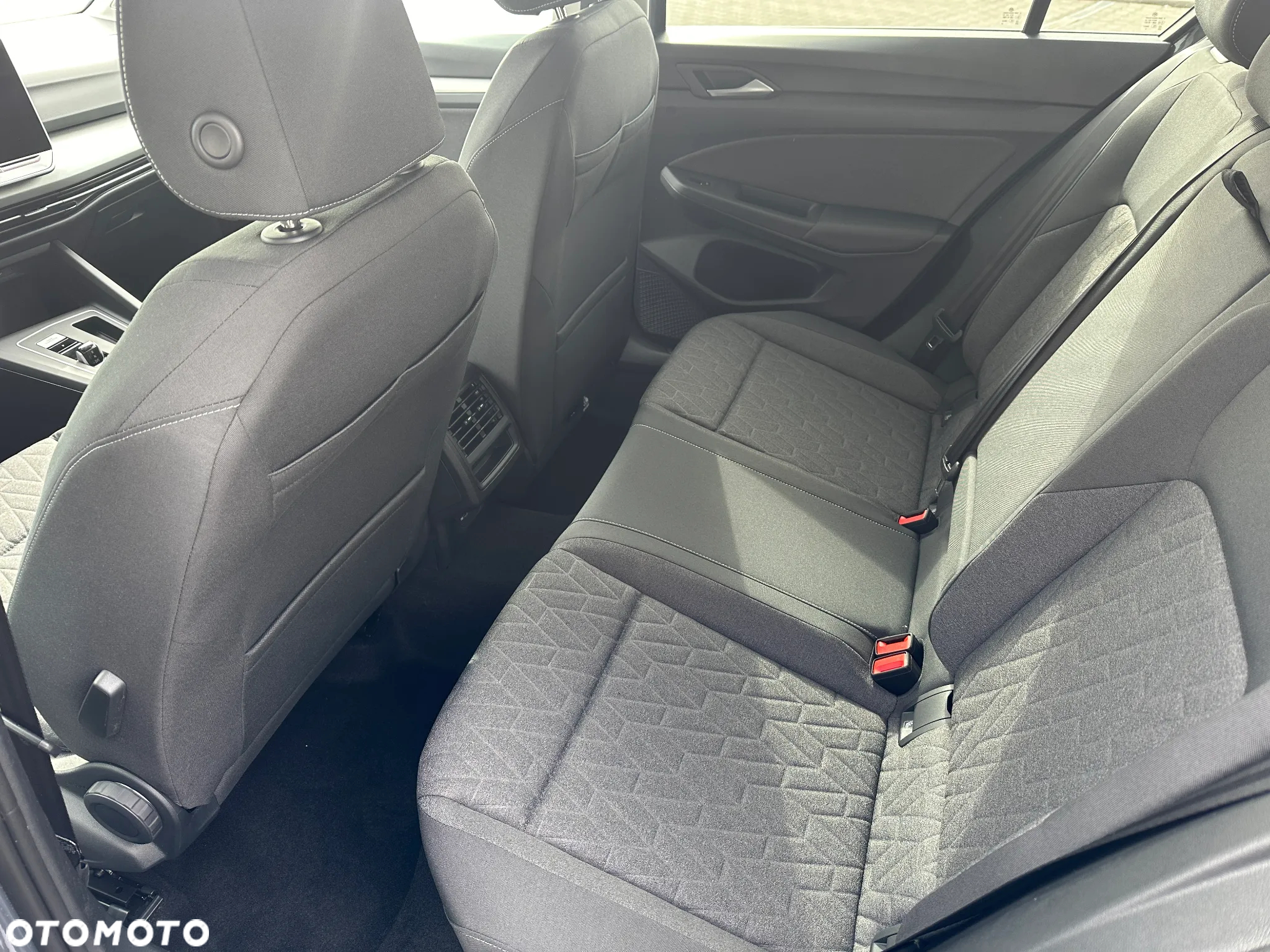 Volkswagen Golf - 27
