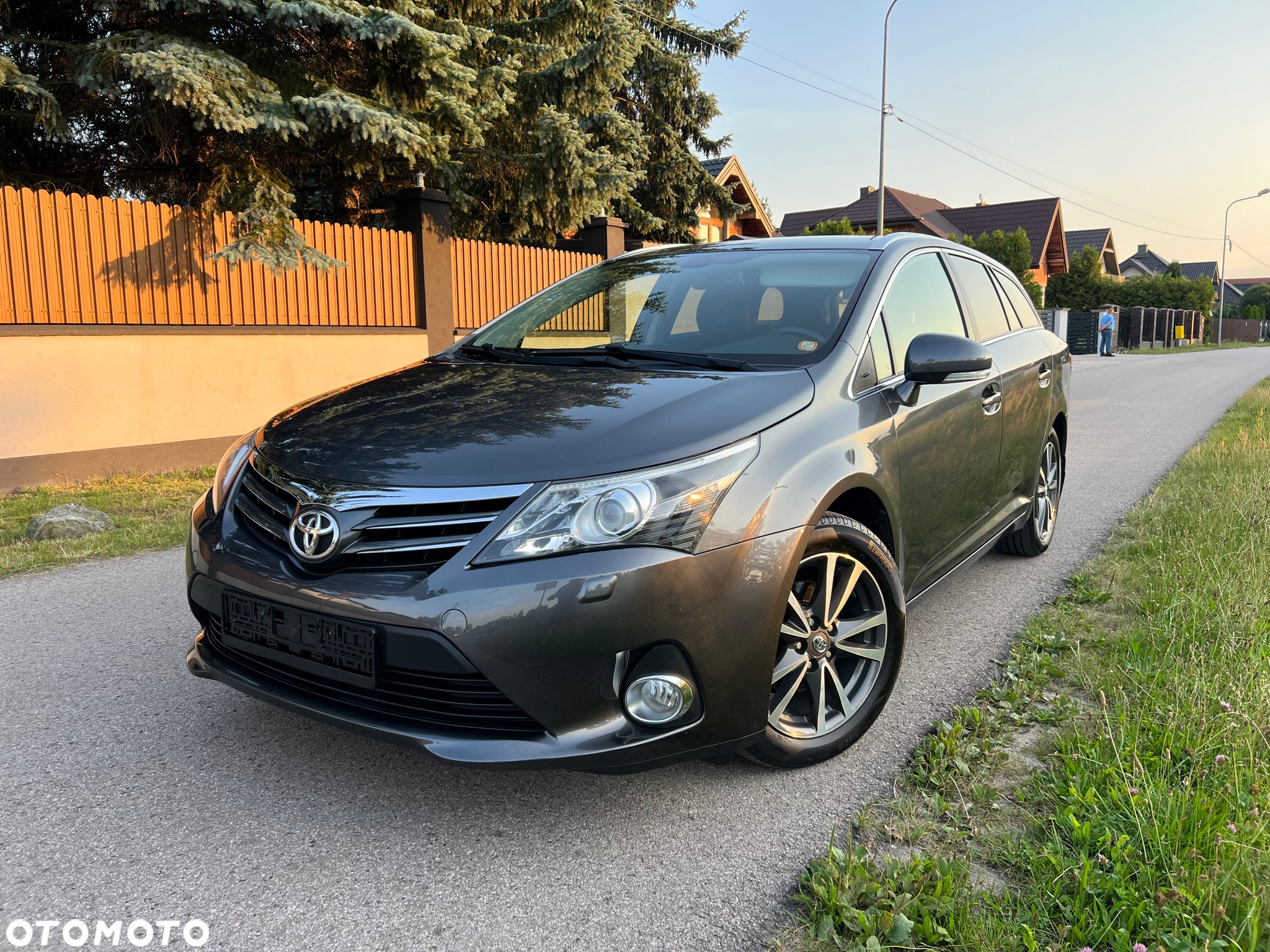 Toyota Avensis 1.8 Premium - 10