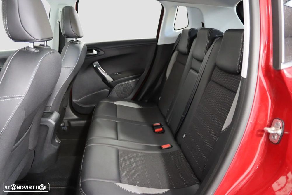 Peugeot 2008 1.2 PureTech Allure EAT6 - 14