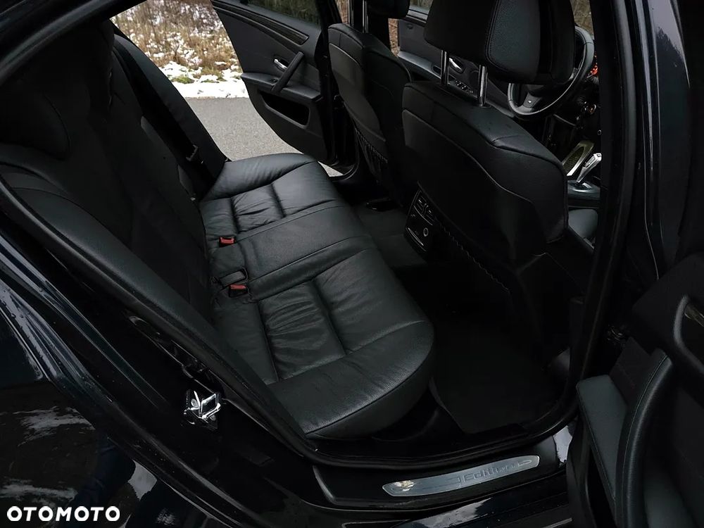 BMW Seria 5 530d Sport-Aut Edition Sport - 35