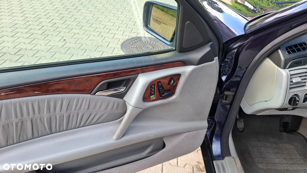 Mercedes-Benz Klasa E 280 4 Matic Elegance - 12