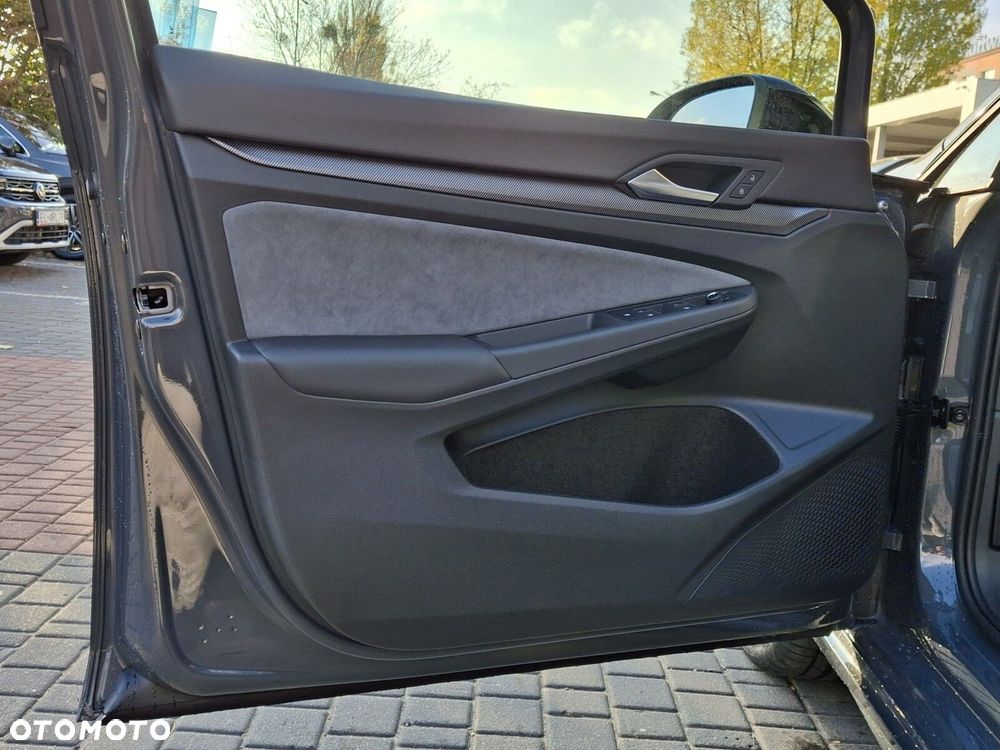 Volkswagen Golf - 10