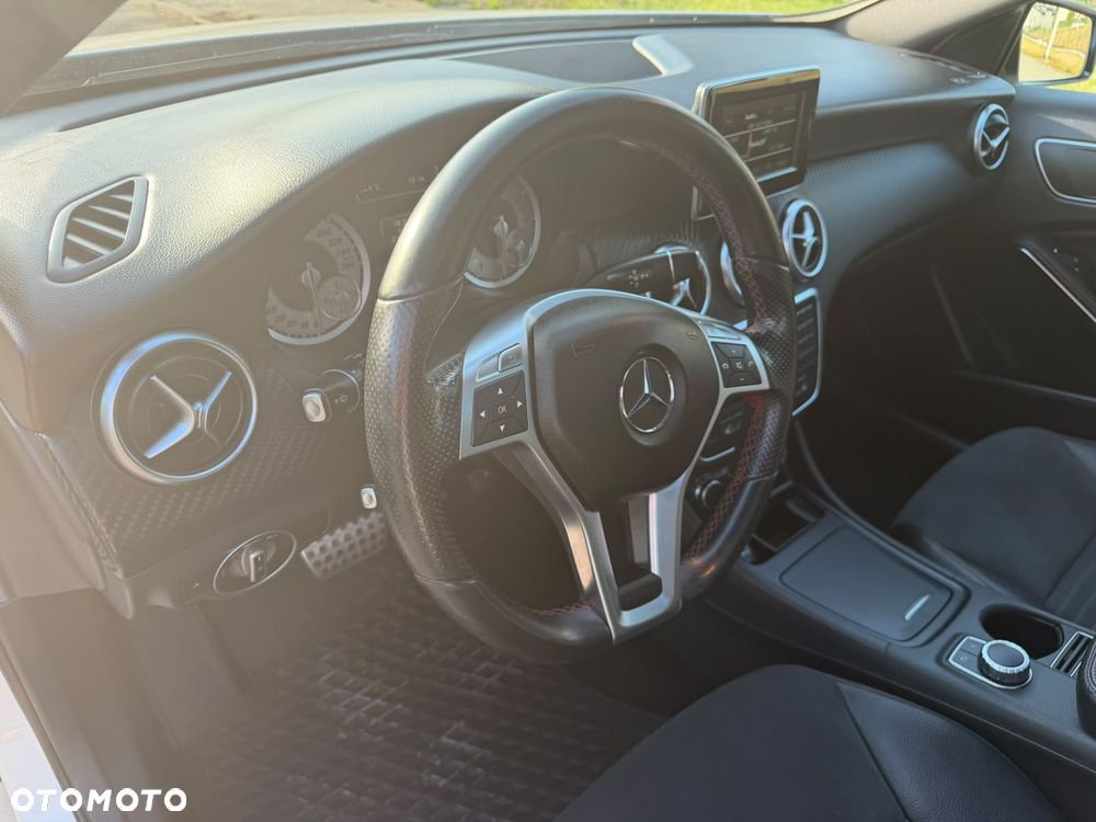 Mercedes-Benz Klasa A 180 (BlueEFFICIENCY) 7G-DCT AMG Sport - 22