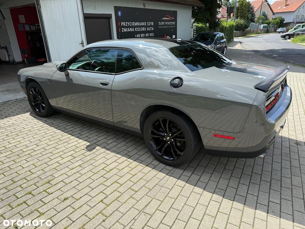 Dodge Challenger - 21