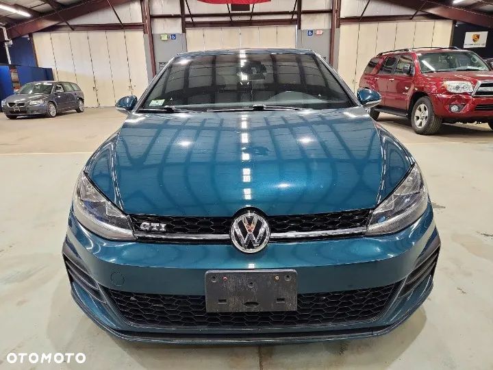 Volkswagen Golf - 5