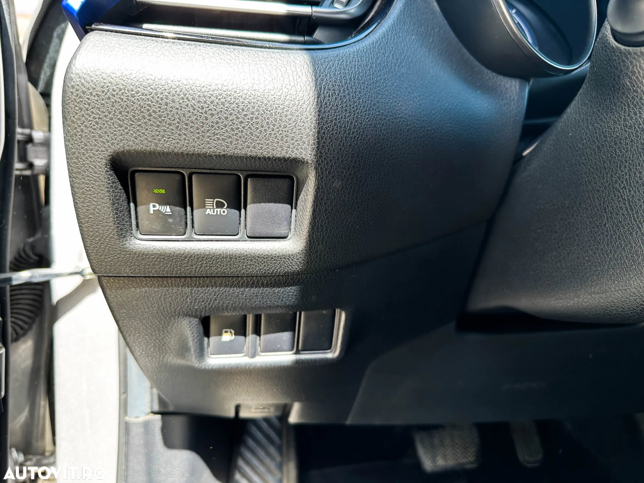 Toyota C-HR 1.8 HSD 4x2 CVT C-lassy LED - 11