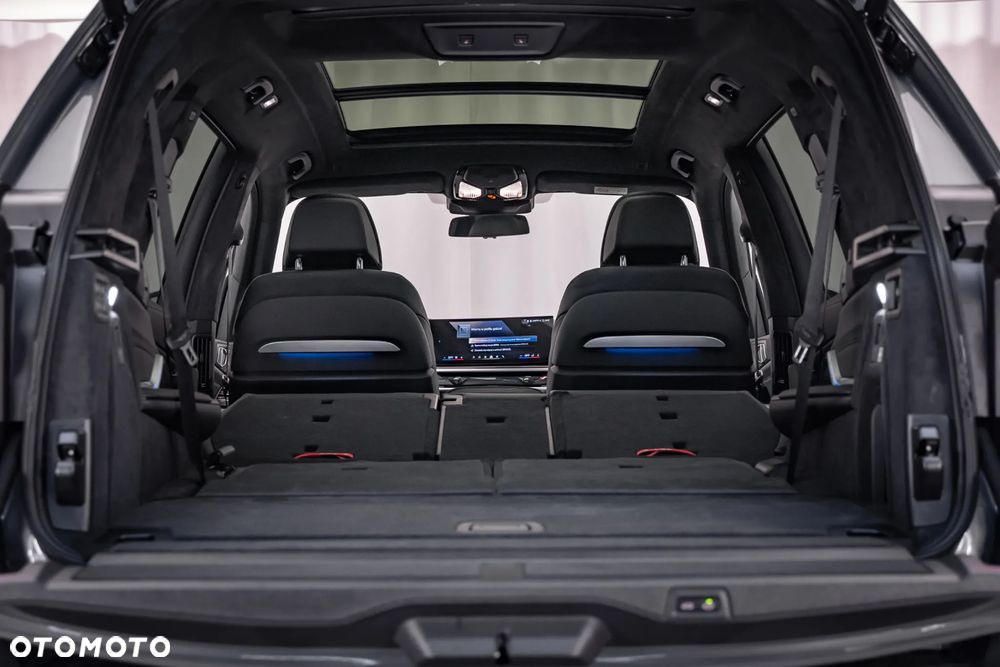 BMW X7 - 24