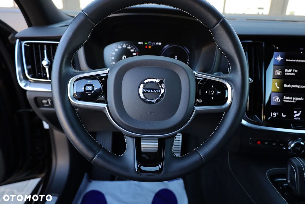 Volvo V60 T6 AWD Recharge Geartronic RDesign - 9