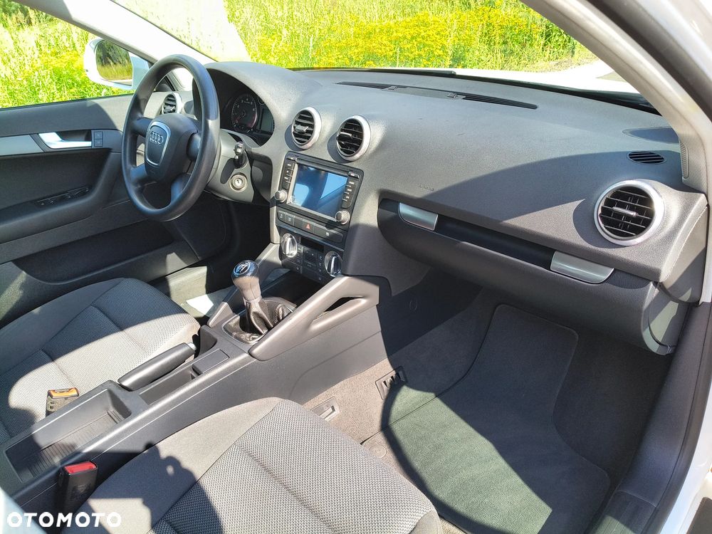 Audi A3 Sportback 1.4 TFSI S Line Sportpaket plus - 23