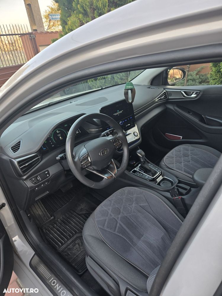Hyundai IONIQ - 4