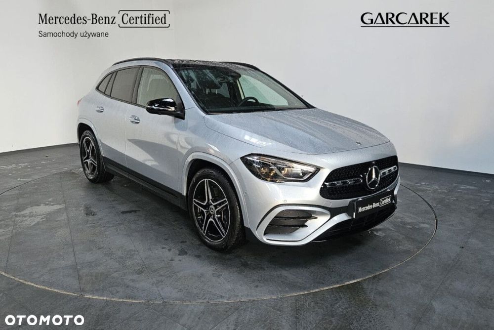 Mercedes-Benz GLA - 4