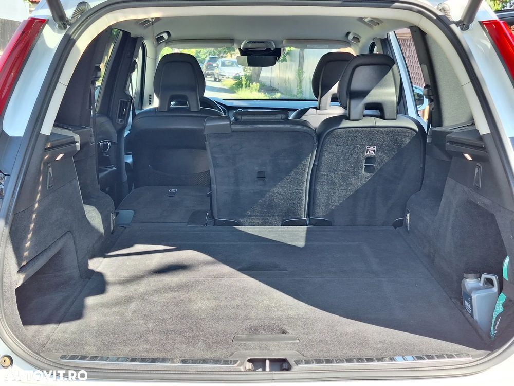 Volvo XC 90 D5 AWD Momentum - 11