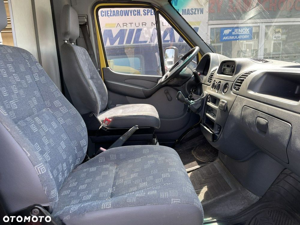 Mercedes-Benz Sprinter - 24