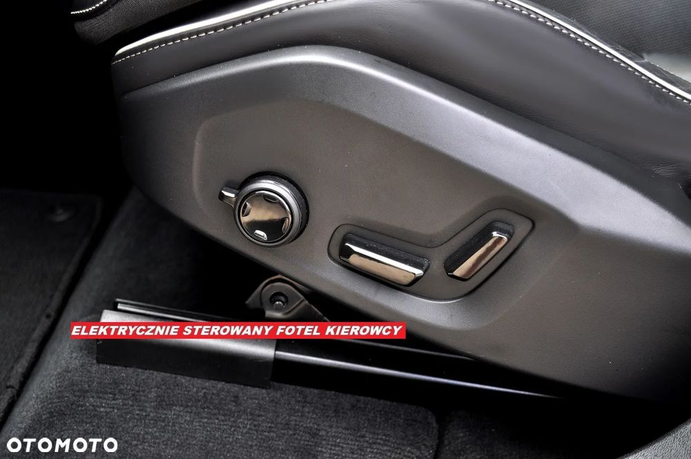 Volvo XC 60 B5 B AWD Ultra Black Edition - 25