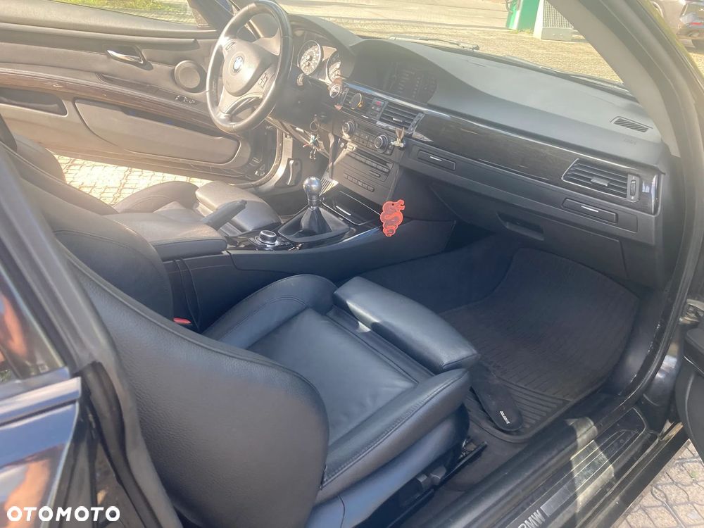 BMW Seria 3 330xi - 13