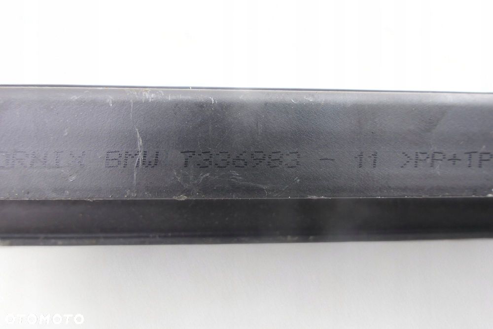 Uszczelka Drzwi Lewy Tył BMW G30 G31 F90 7336983 - 7