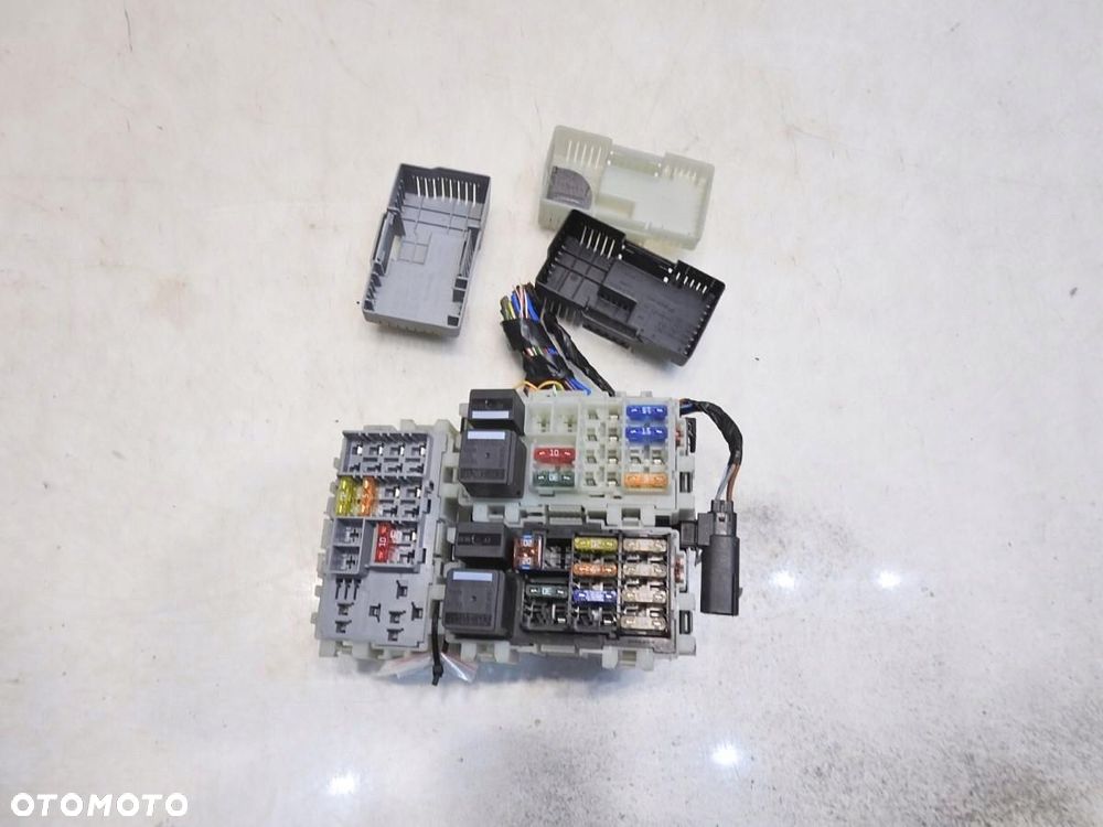 SKRZYNKA BEZPIECZNIKÓW FORD MONDEO MK4 2.0 TDCI - 5