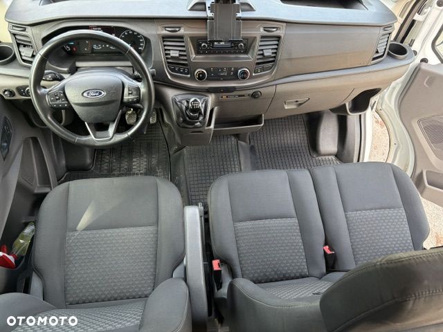 Ford Transit 7 osobowy - 34