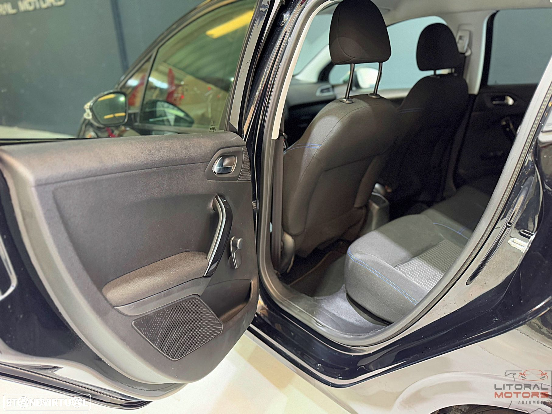 Peugeot 208 1.2 PureTech Style - 15