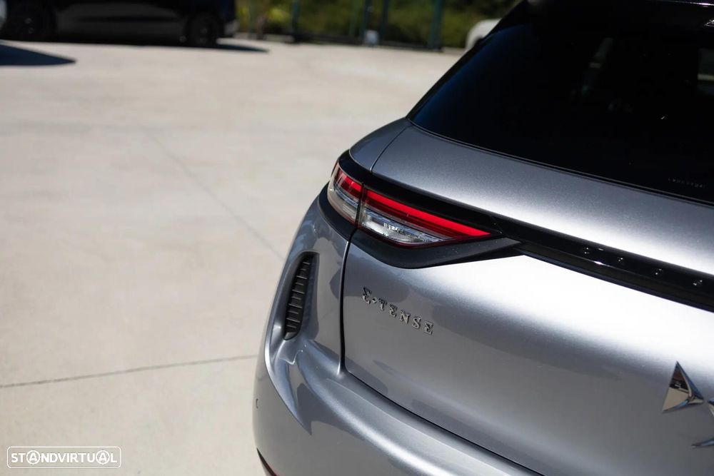 DS DS3 Crossback E-TENSE PERFORMANCE LINE + - 28