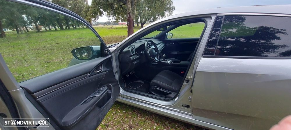 Honda Civic 1.0 i-VTEC Elegance CVT Navi - 17