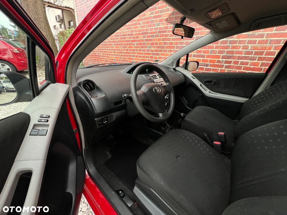 Toyota Yaris - 8