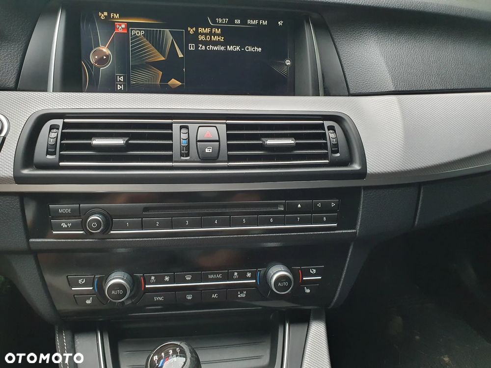 BMW Seria 5 520d M Sport - 13