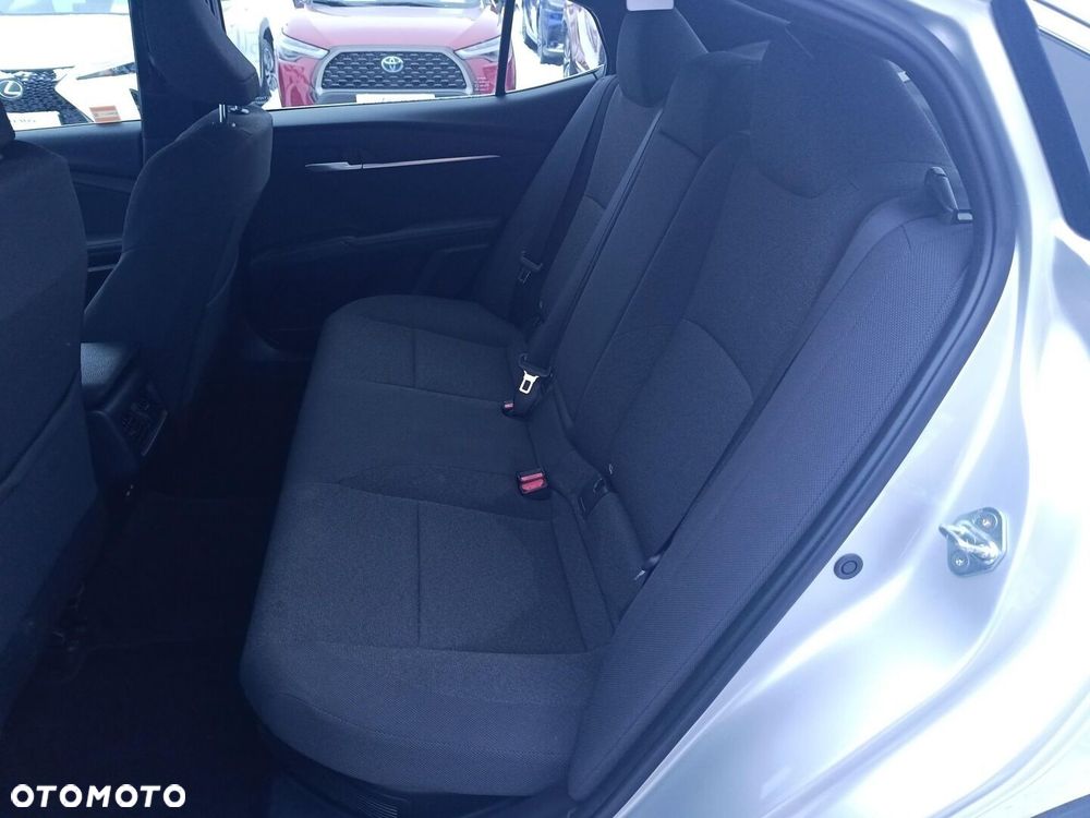Toyota Camry - 23