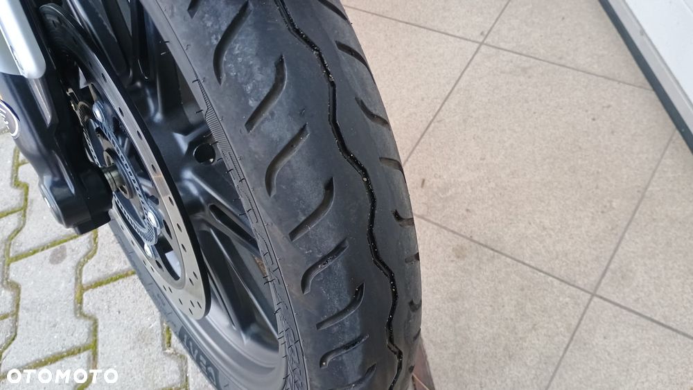 Royal Enfield Super Meteor - 26