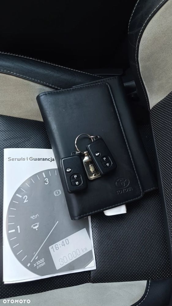 Toyota Avensis 1.8 Prestige - 21