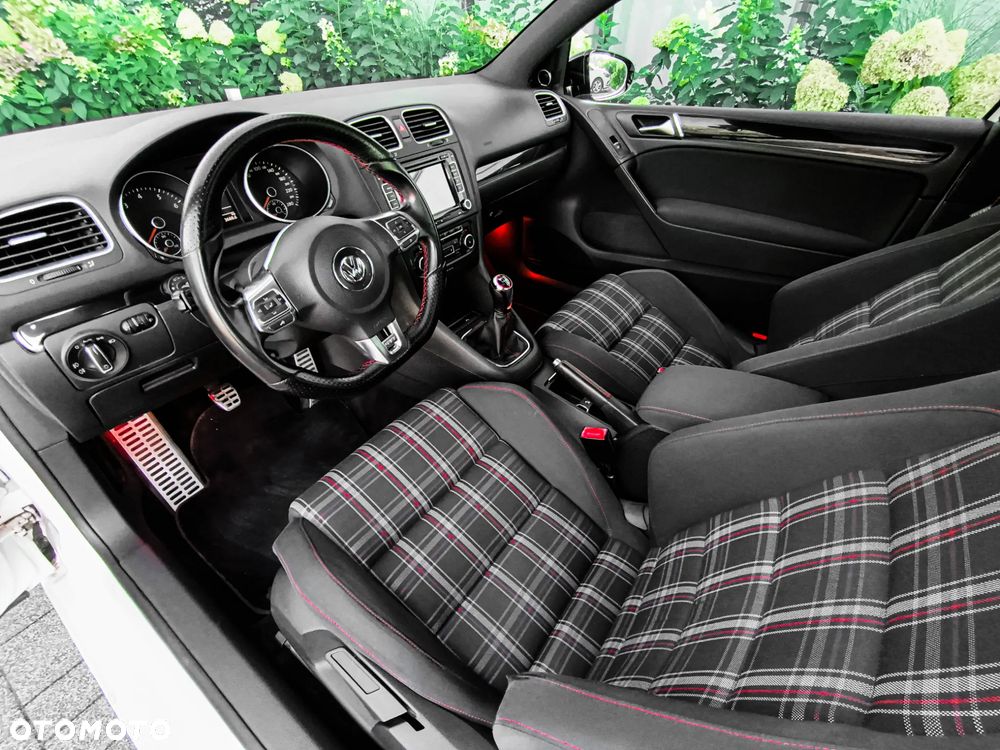 Volkswagen Golf VI 2.0 TSI GTI - 34