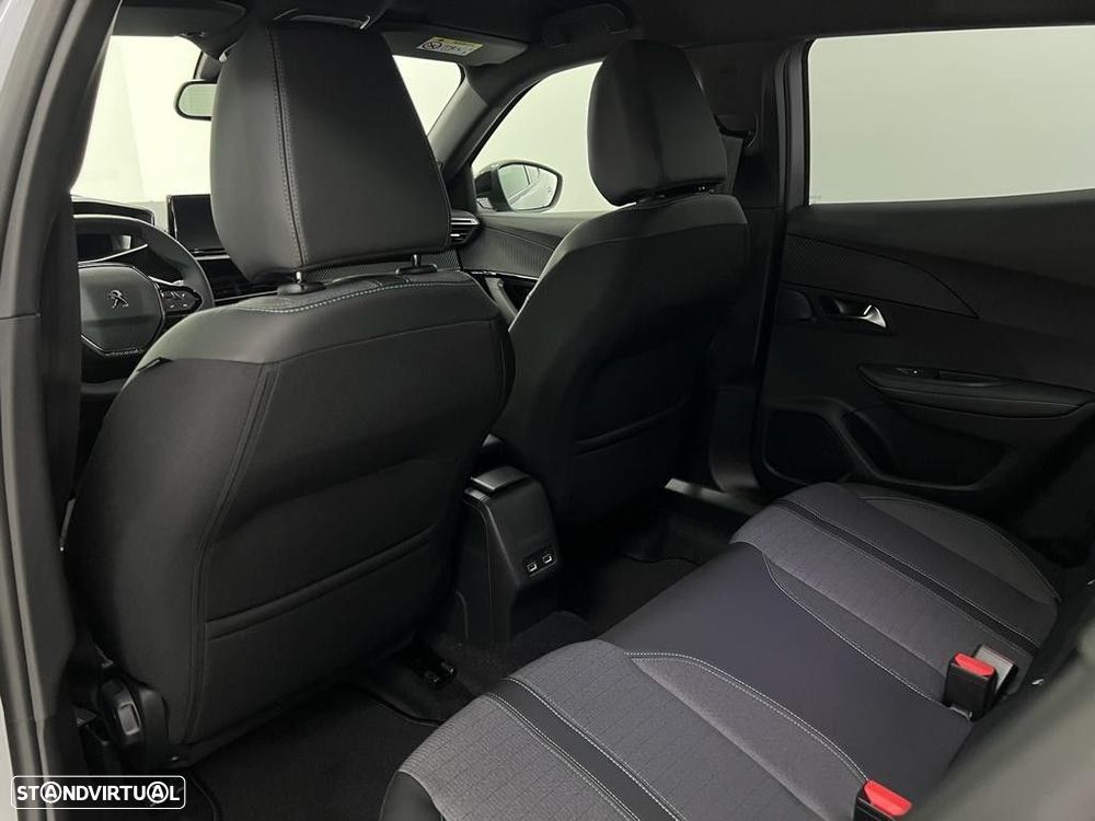 Peugeot 2008 1.2 PureTech Allure - 27