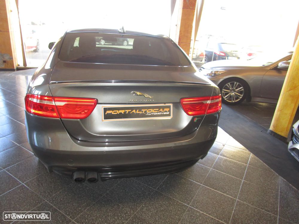 Jaguar XE 2.0 D R-Sport - 5