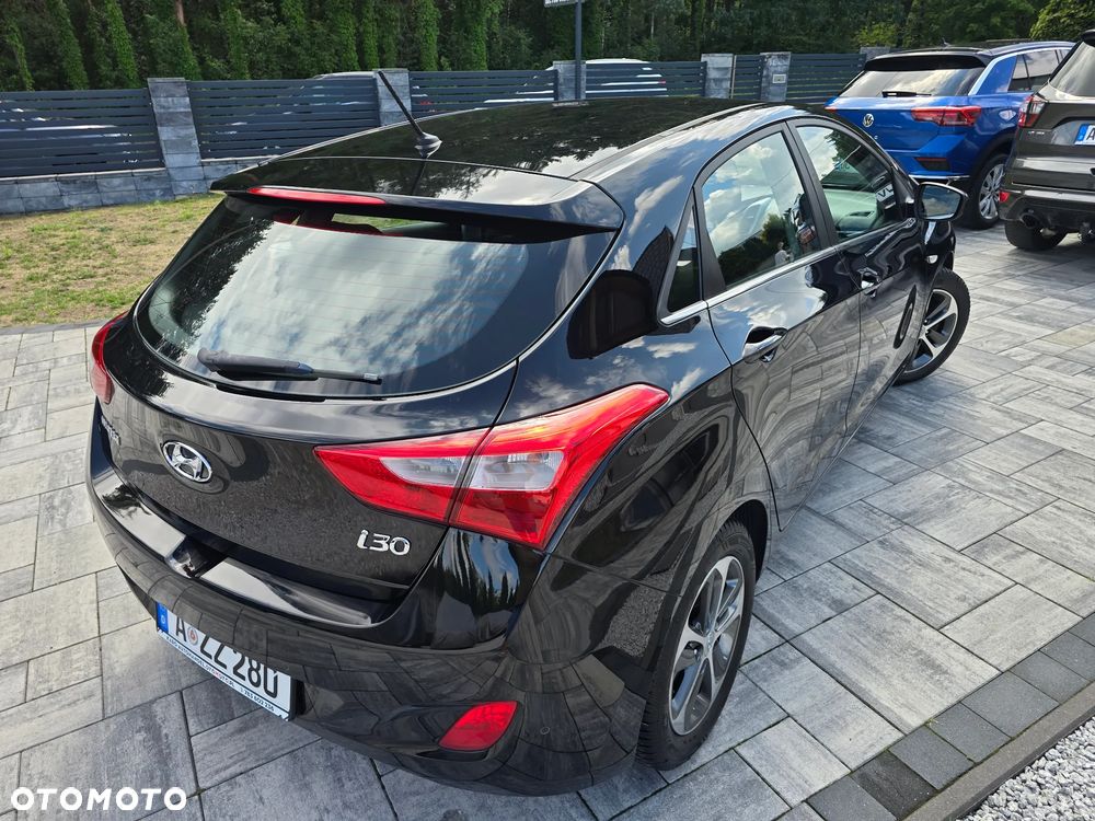Hyundai i30 blue 1.4 Passion - 19