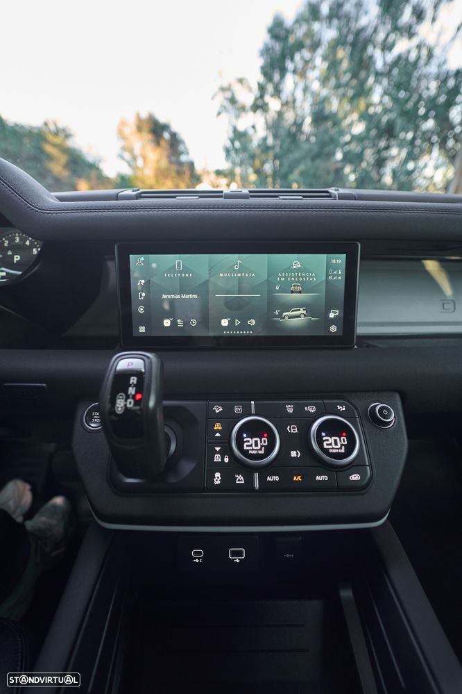 Land Rover Defender 110 P400e SE - 39