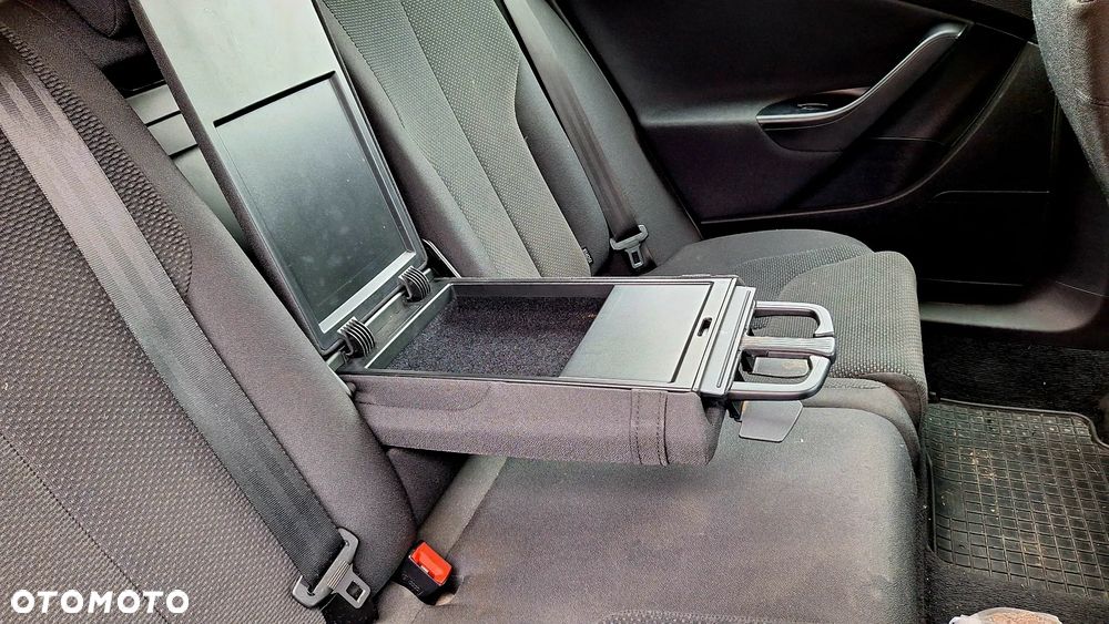 Volkswagen Passat 2.0 TDI Comfortline - 29