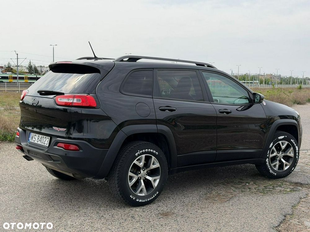Jeep Cherokee - 5