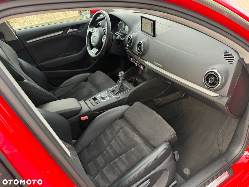 Audi A3 Sportback 1.4 TFSI e-tron S line Sportpaket - 11