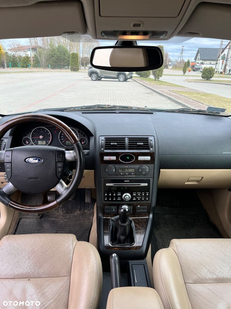 Ford Mondeo 2.0 Ghia - 7