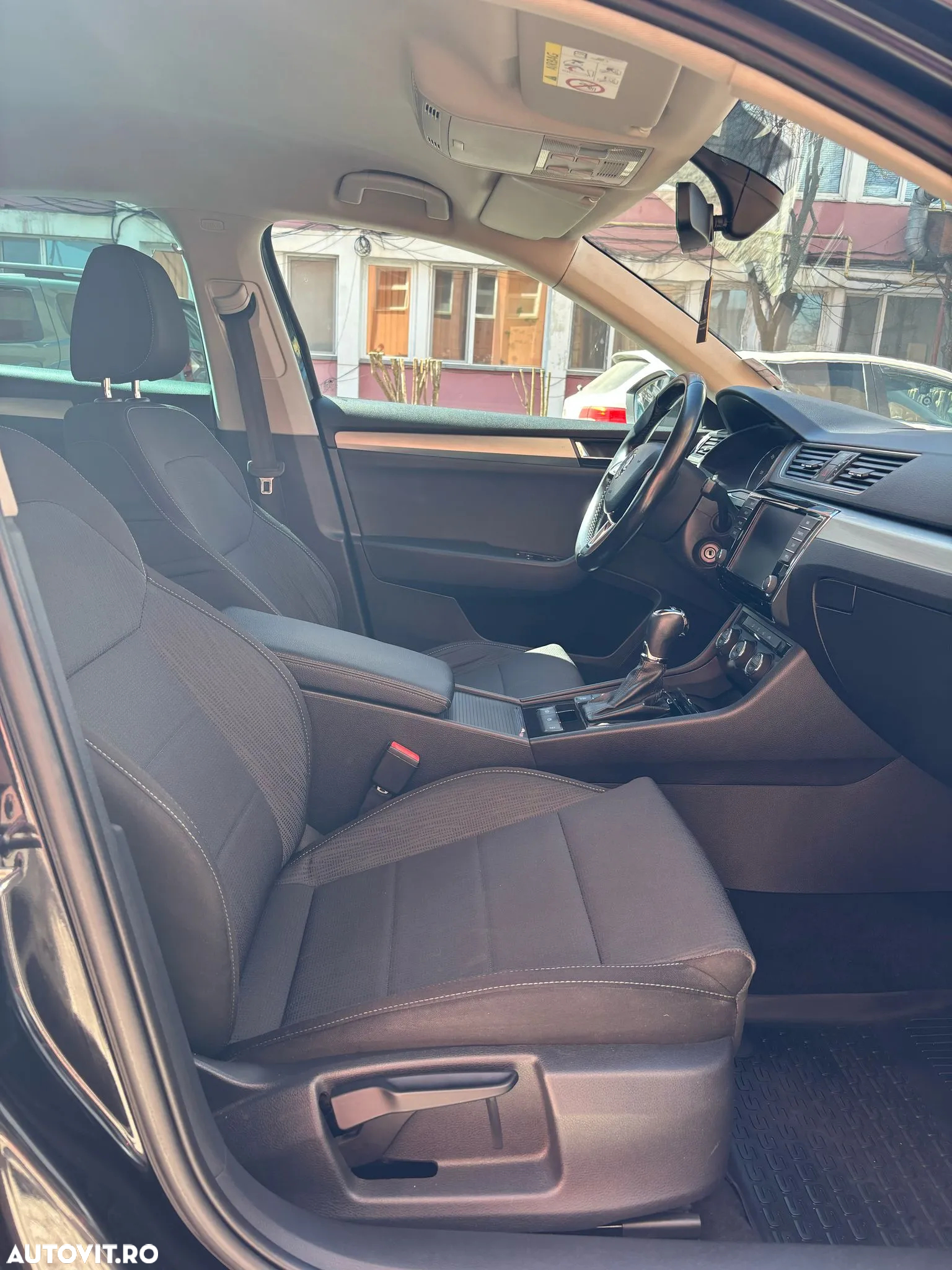 Skoda Superb 2.0 TDI DSG Ambition - 7