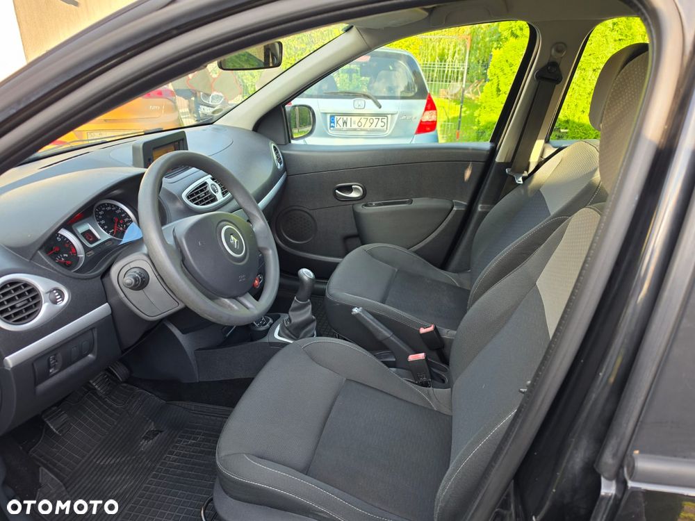 Renault Clio - 15