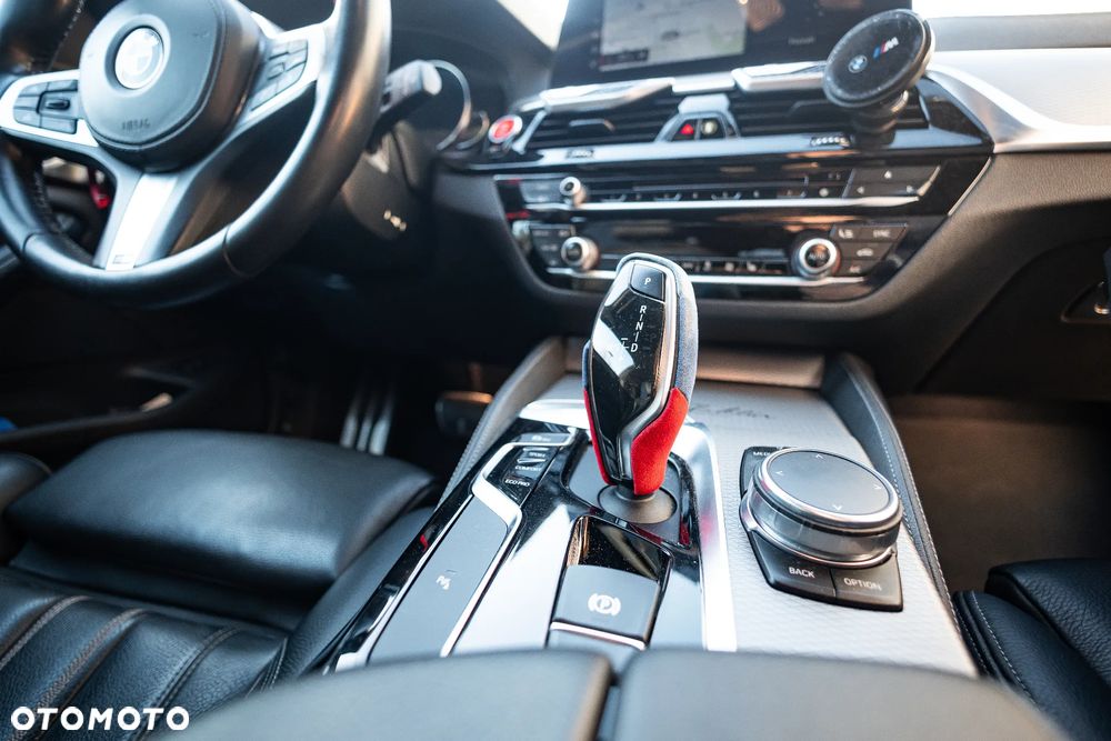 BMW Seria 5 520d M Sport - 17