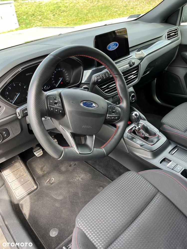 Ford Focus 1.0 EcoBoost ST-Line - 12