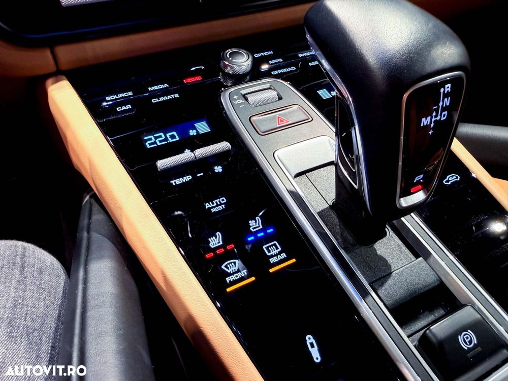 Porsche Cayenne - 21