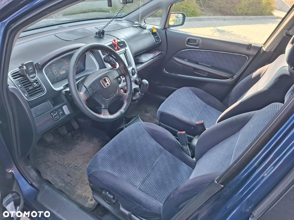 Honda Stream 1.7i LS - 3