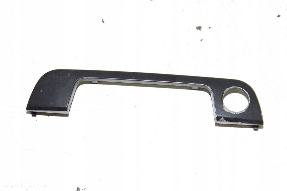 BMW E34 RAMKA KLAMKI LEWY PRZÓD 1928205 - 1
