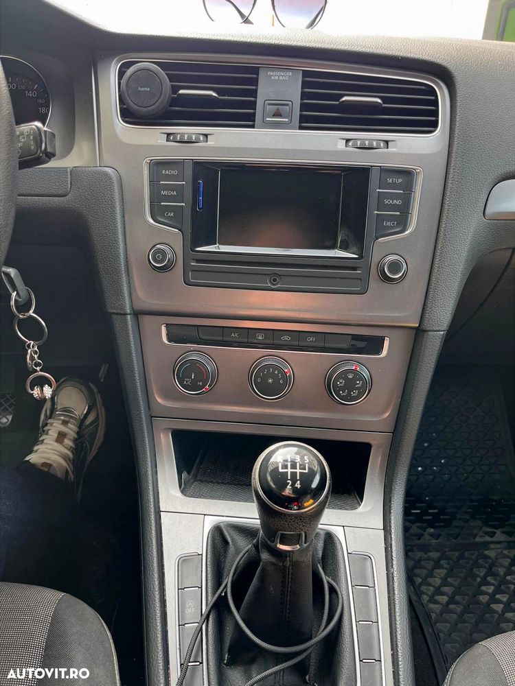 Volkswagen Golf 1.6 TDI DPF BlueMotion Technology Comfortline - 10