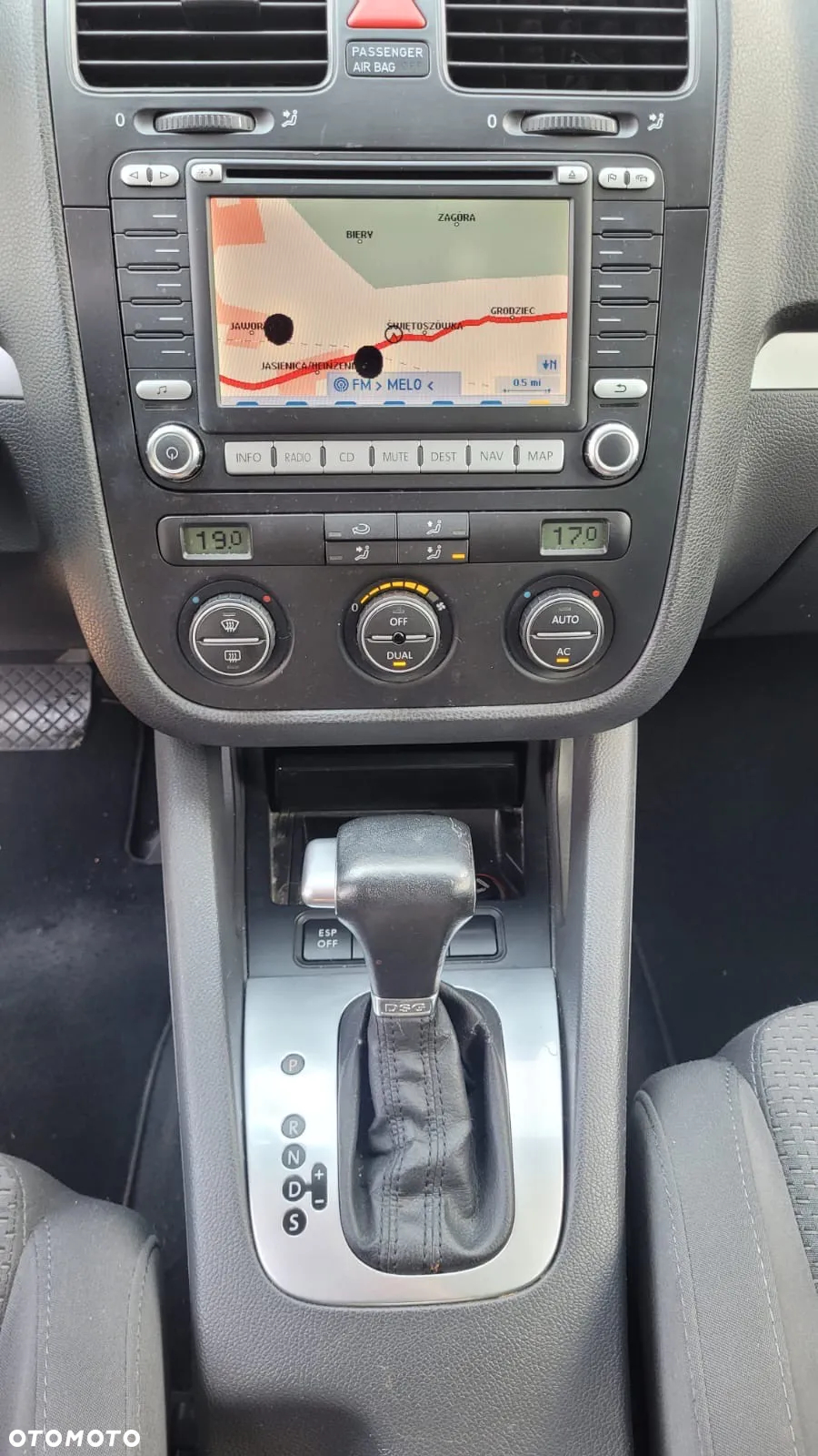 Volkswagen Golf 2.0 TDI DPF BlueMotion Technology DSG Comfortline - 14