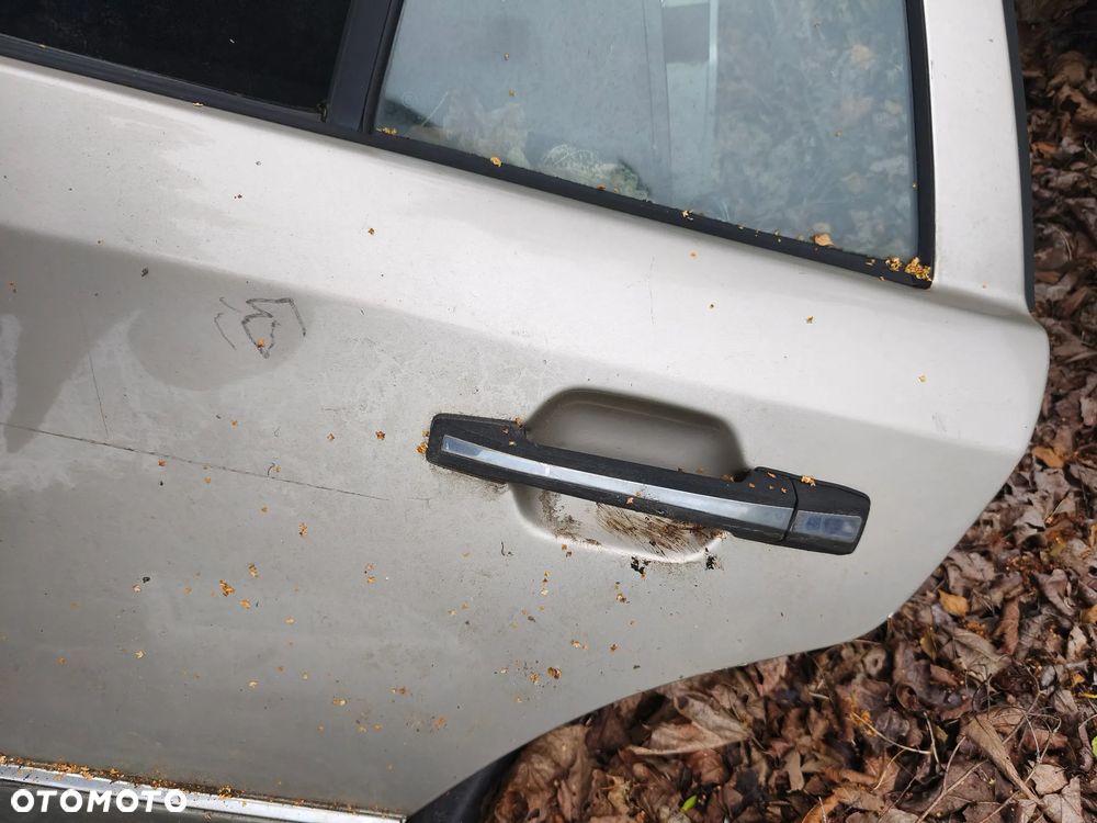 Lewarek zmiany biegów drzwi tył lampa sedan Mercedes w124 - 10