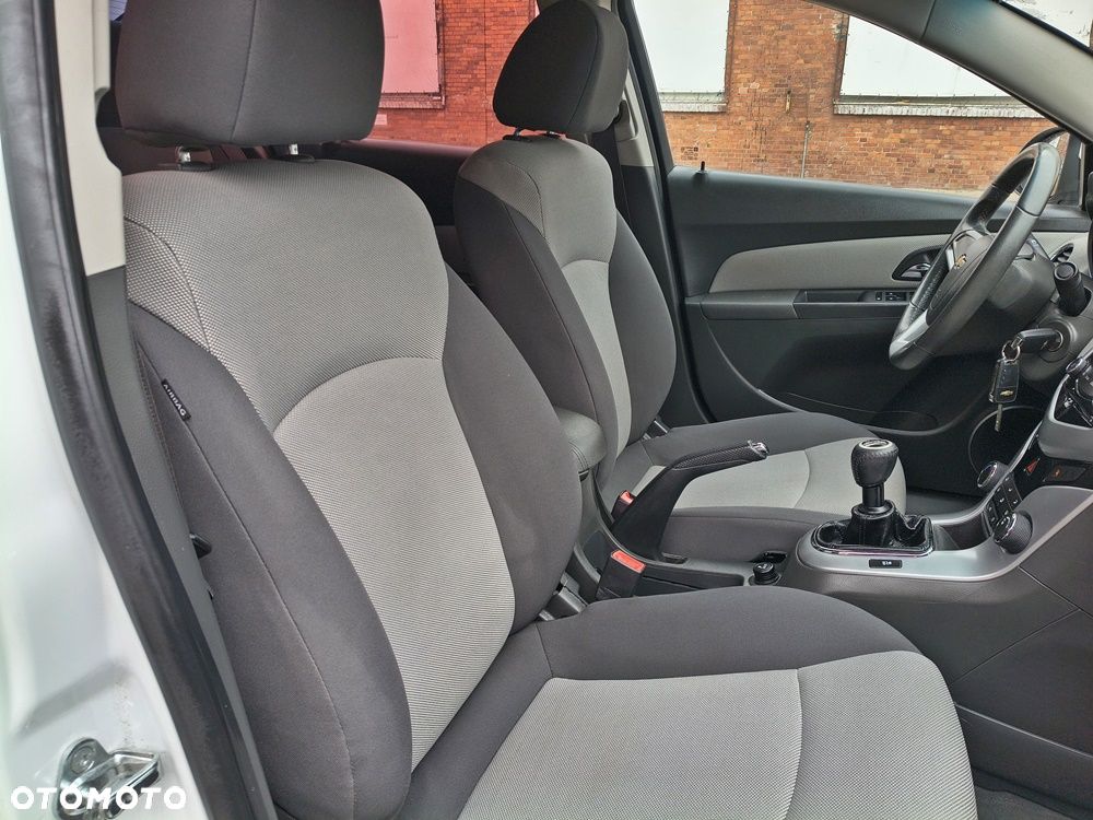 Chevrolet Cruze 2.0 LS - 20